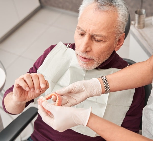 what-to-expect-from-custom-dentures